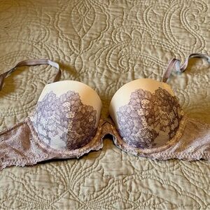 4 for $32 Victoria's Secret Lavender Lace Bra 32-D
